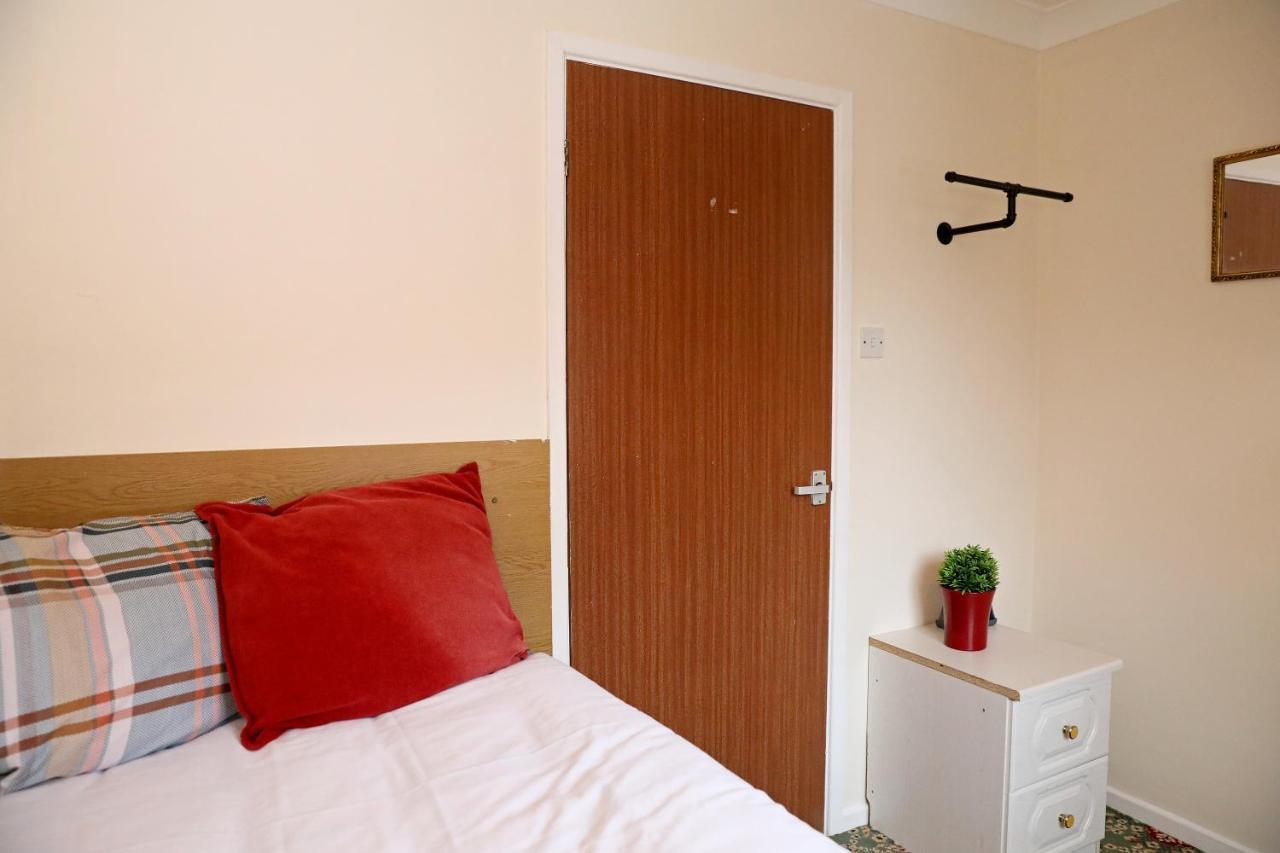 Comfy Quarters From 'Tobs Norwich' Apartment Exterior photo